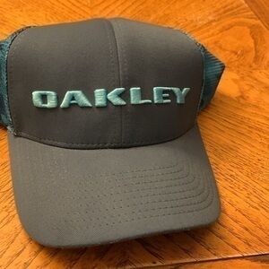 Oakley hat one size